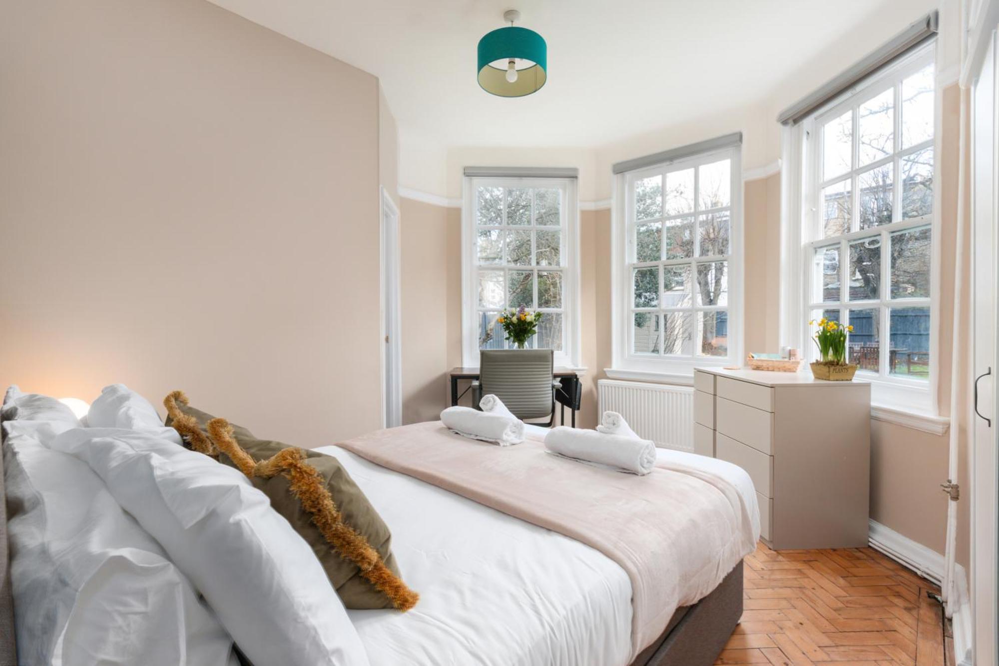The Vicarage Tooting, Sw17 Hotel ลอนดอน ภายนอก รูปภาพ