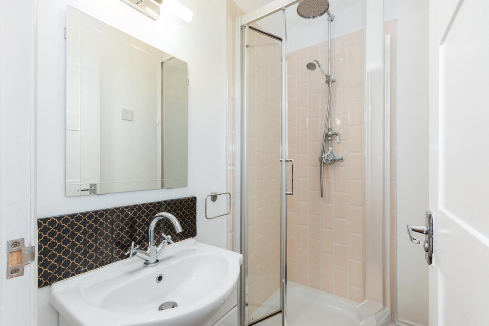The Vicarage Tooting, Sw17 Hotel ลอนดอน ภายนอก รูปภาพ